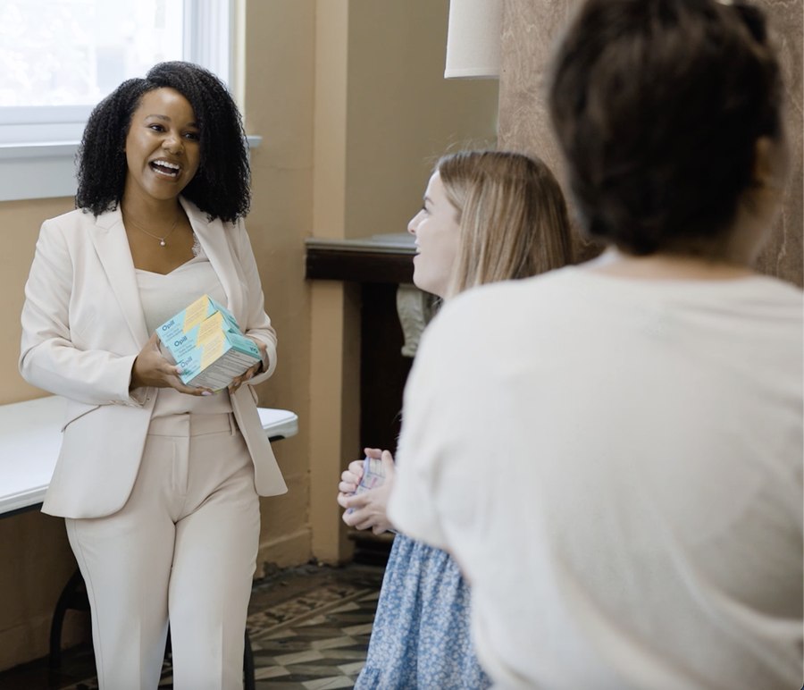 Jennifer De Jesus in conversation with students